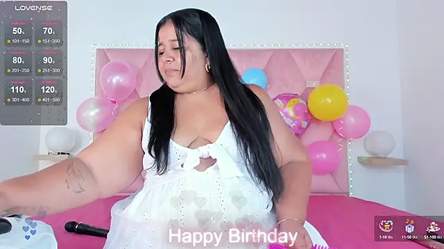 Snapshot of LunaaSweett chatting on September 2025 01:54:02 PM LunaaSweett online show from September 2025 01:54:02 PM