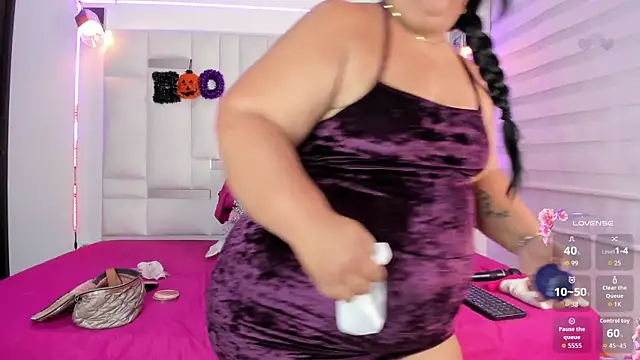 Snapshot of LunaaSweett chatting on October 2025 08:32:02 PM LunaaSweett online show from October 2025 08:32:02 PM