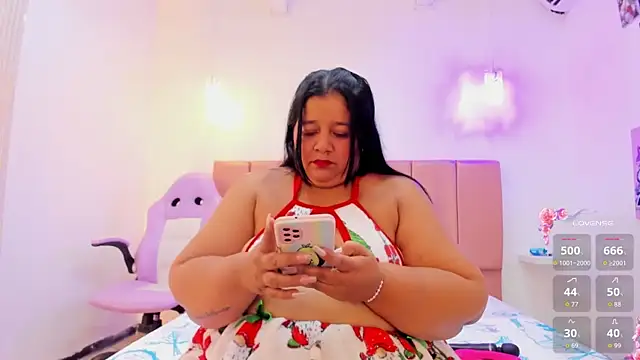 Snapshot of LunaaSweett chatting on December 2025 08:38:01 PM LunaaSweett online show from December 2025 08:38:01 PM