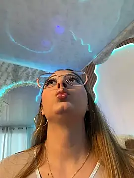 madisonjones- online show from December 2025 07:10:01 PM