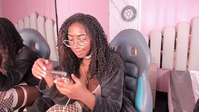 Snapshot of Qeen_blackk chatting on April 2026 07:39:01 PM Qeen blackk online show from April 2026 07:39:01 PM