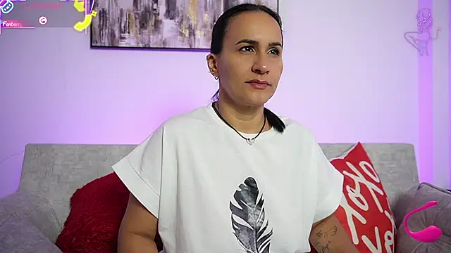 Snapshot of Sara_Charmy chatting on November 2025 09:56:02 AM Sara Charmy online show from November 2025 09:56:02 AM