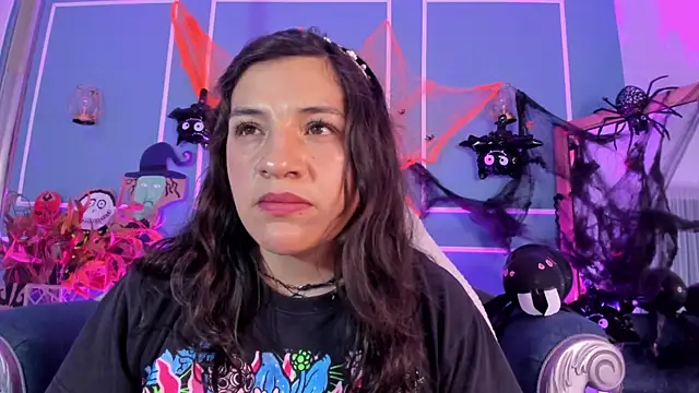 TaraTaylorr online show from October 2025 02:35:01 AM