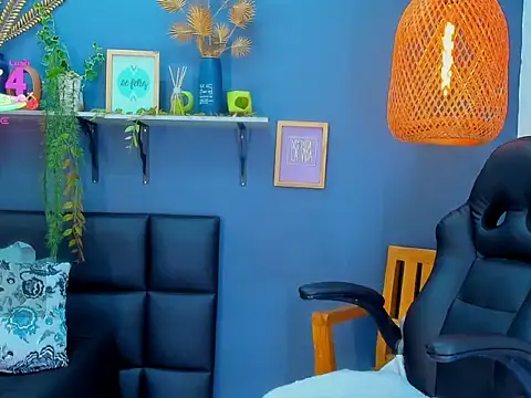 yessila parker online show from February 2026 10:20:02 AM