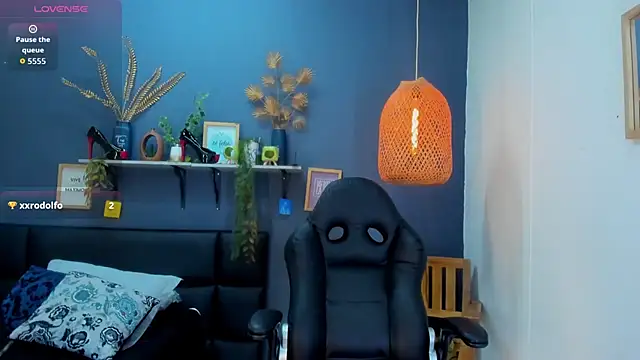 yessila parker online show from February 2026 09:53:01 AM