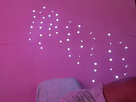 Ladyzee25 online show from December 2025 03:19:02 PM