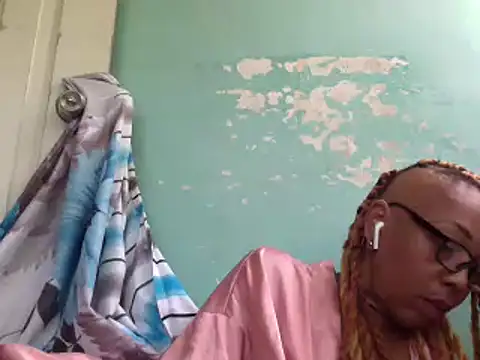 Ladyzee25 online show from July 2026 06:14:02 PM