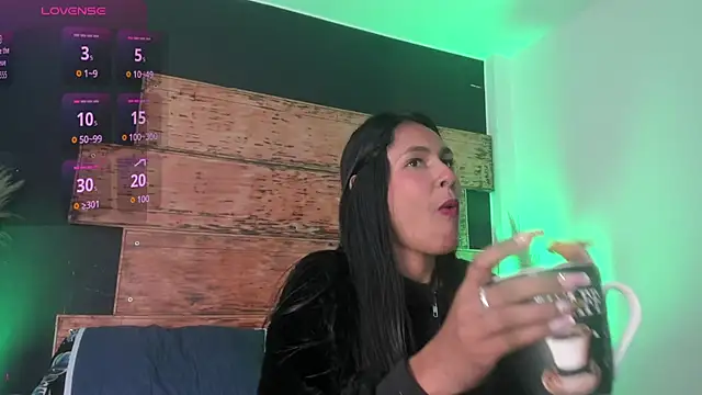 Snapshot of Fernanda_liie_ chatting on June 2026 12:37:01 PM Fernanda liie online show from June 2026 12:37:01 PM