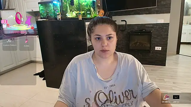 Layla- online show from May 2026 12:37:02 PM
