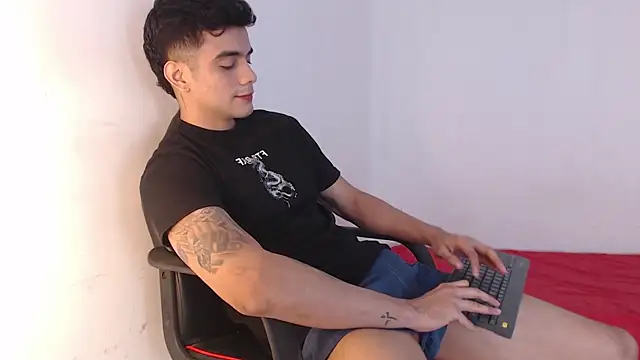 adam levis17 online show from October 2025 05:09:02 AM