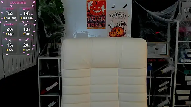 Snapshot of meow_mellie chatting on October 2025 01:33:02 AM meow mellie online show from October 2025 01:33:02 AM