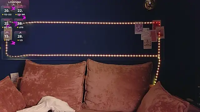 Snapshot of meow_mellie chatting on November 2025 01:48:01 AM meow mellie online show from November 2025 01:48:01 AM