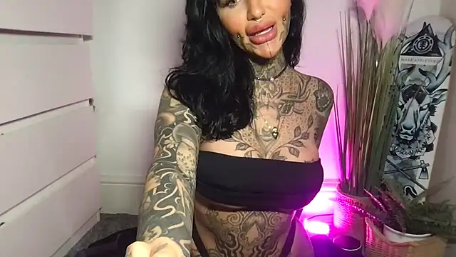 Snapshot of Peaches_and_the_Cream chatting on March 2026 08:49:03 PM Peaches and the Cream online show from March 2026 08:49:03 PM