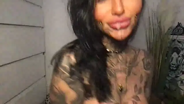 Snapshot of Peaches_and_the_Cream chatting on March 2026 12:41:02 PM Peaches and the Cream online show from March 2026 12:41:02 PM