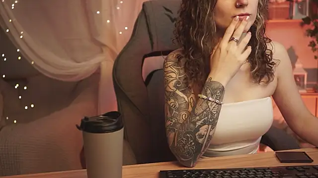 OliviaMcClean online show from October 2025 11:22:01 AM