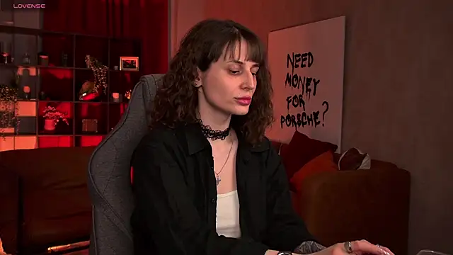 Snapshot of OliviaMcClean chatting on April 2026 06:43:02 PM OliviaMcClean online show from April 2026 06:43:02 PM