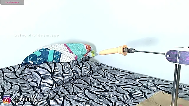 Snapshot of Thony444 chatting on March 2026 03:12:02 AM Thony444 online show from March 2026 03:12:02 AM