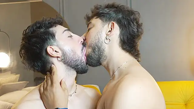 Snapshot of Liam_and_luca chatting on March 2025 09:49:01 PM Liam and luca online show from March 2025 09:49:01 PM