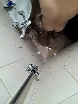 Nike-reactor online show from December 2025 01:02:02 AM