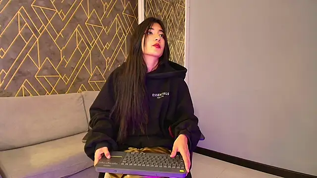 Tahara Romanov online show from March 2025 06:22:01 PM