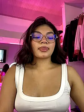 Snapshot of _Camilaaa_ chatting on September 2025 06:30:01 PM Camilaaa online show from September 2025 06:30:01 PM
