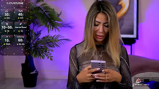 Snapshot of SophiaPotts chatting on November 2025 03:49:02 AM SophiaPotts online show from November 2025 03:49:02 AM