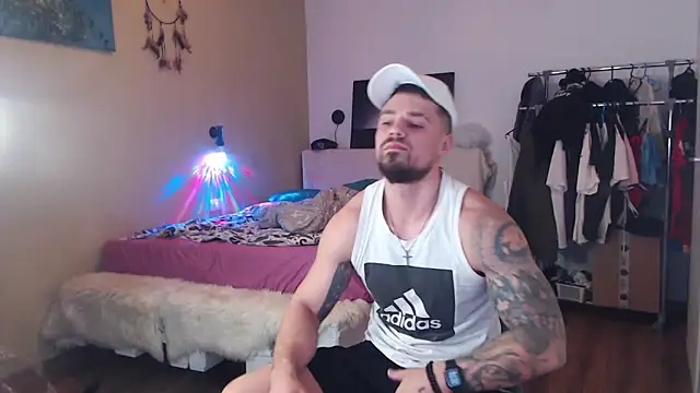 Snapshot of Tiberius_hunk chatting on February 2026 04:33:01 AM Tiberius hunk online show from February 2026 04:33:01 AM