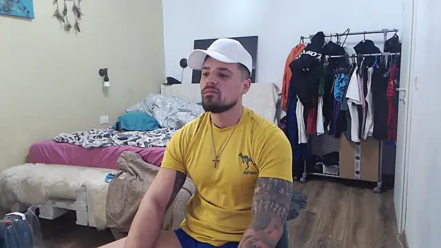 Snapshot of Tiberius_hunk chatting on February 2026 04:33:02 AM Tiberius hunk online show from February 2026 04:33:02 AM