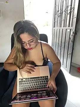 Snapshot of lunaxxx_69 chatting on February 2026 10:02:01 PM lunaxxx 69 online show from February 2026 10:02:01 PM