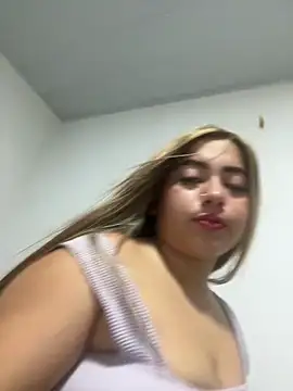 Snapshot of lunaxxx_69 chatting on March 2026 04:57:02 PM lunaxxx 69 online show from March 2026 04:57:02 PM