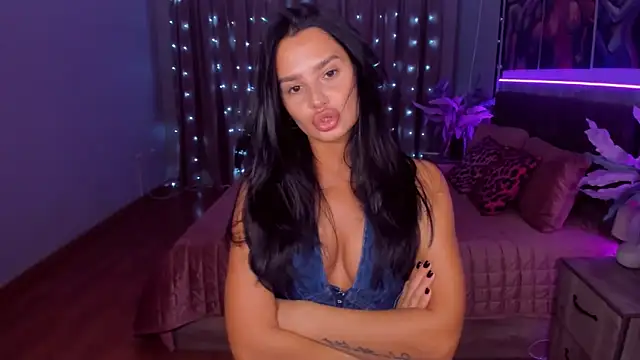 Snapshot of DanaSincere chatting on March 2025 06:57:01 AM DanaSincere online show from March 2025 06:57:01 AM