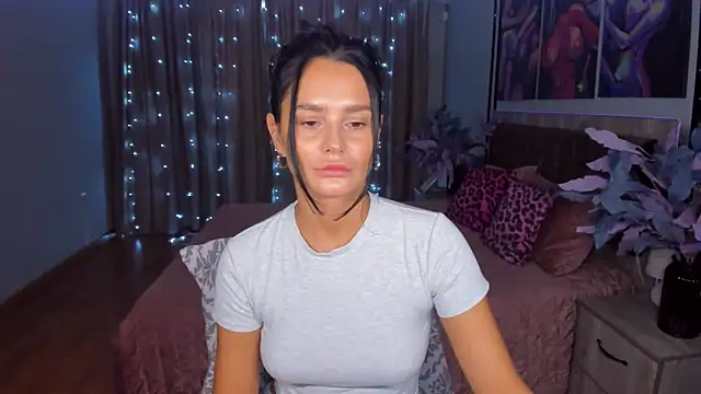 Snapshot of DanaSincere chatting on September 2025 05:40:01 AM DanaSincere online show from September 2025 05:40:01 AM