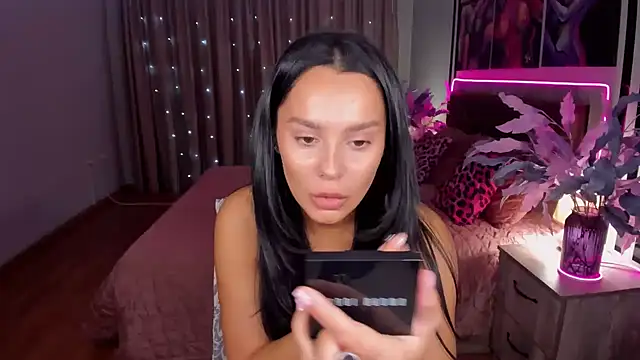 Snapshot of DanaSincere chatting on October 2025 03:50:02 AM DanaSincere online show from October 2025 03:50:02 AM