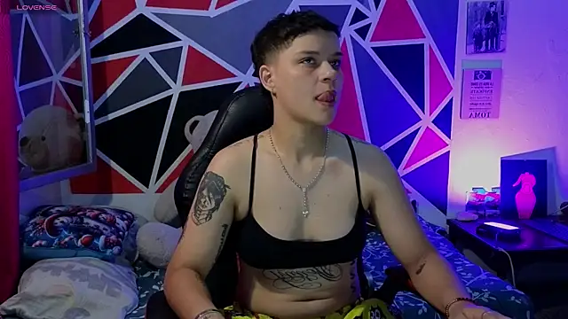 Snapshot of demimoore222 chatting on January 2026 12:25:01 AM demimoore222 online show from January 2026 12:25:01 AM