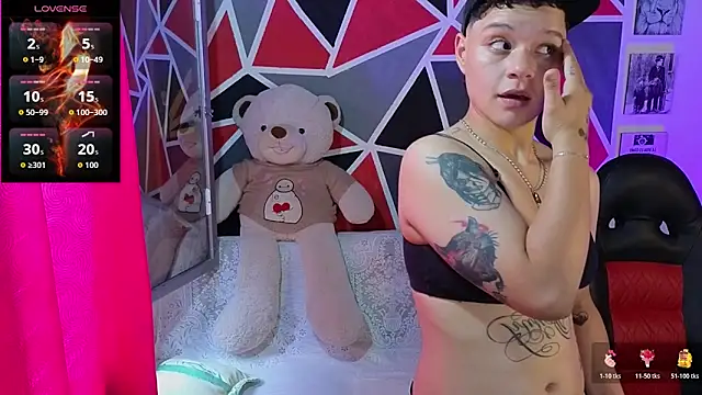 Snapshot of demimoore222 chatting on February 2026 06:47:02 PM demimoore222 online show from February 2026 06:47:02 PM