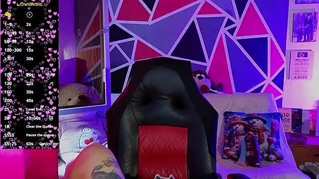 Snapshot of demimoore222 chatting on April 2026 04:18:01 PM demimoore222 online show from April 2026 04:18:01 PM