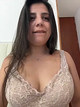 AliceGarc online show from October 2025 10:31:01 PM