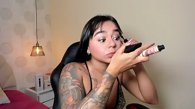 AGATHASMITH5 online show from March 2026 03:18:02 AM