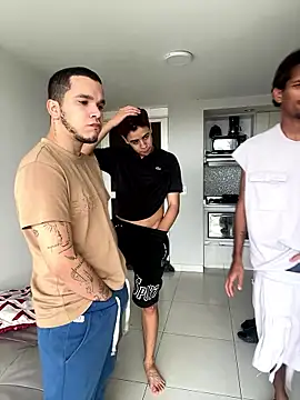 Snapshot of Miguel_bigcock chatting on January 2026 09:07:02 PM Miguel bigcock online show from January 2026 09:07:02 PM