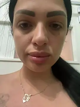 Snapshot of IrisRossie chatting on July 2026 05:43:02 AM IrisRossie online show from July 2026 05:43:02 AM