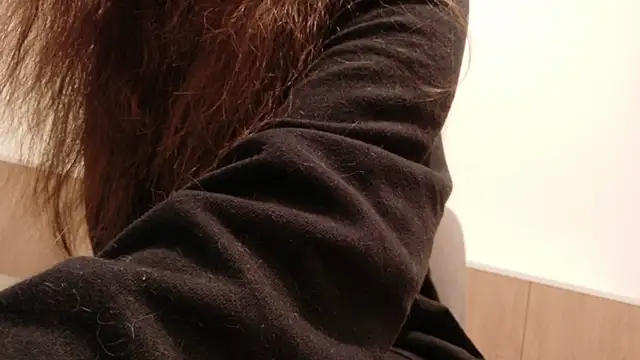 BeeBlossom online show from November 2025 03:48:02 PM