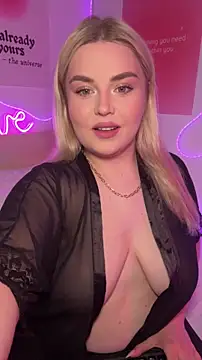 Snapshot of April_Vancee chatting on June 2026 06:32:02 PM April Vancee online show from June 2026 06:32:02 PM