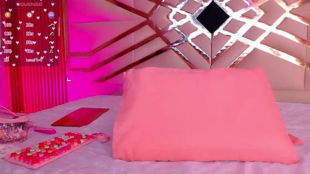 Snapshot of playfulcurvy chatting on October 2025 07:44:02 PM playfulcurvy online show from October 2025 07:44:02 PM