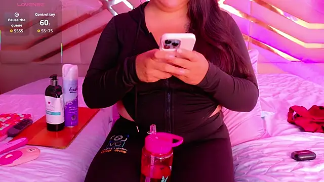 Snapshot of playfulcurvy chatting on October 2025 08:00:02 PM playfulcurvy online show from October 2025 08:00:02 PM