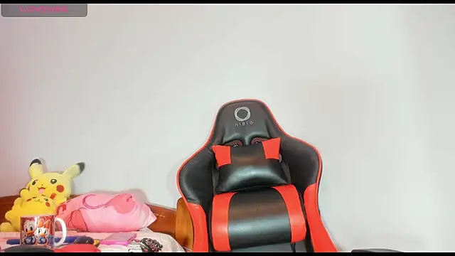 hot-nikol online show from February 2026 02:05:01 AM