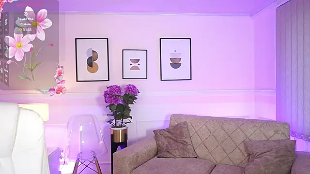 Snapshot of JulesBenett chatting on September 2025 12:05:02 PM JulesBenett online show from September 2025 12:05:02 PM