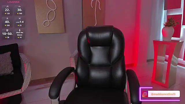 Snapshot of MaddisonCollins chatting on April 2026 11:19:01 AM MaddisonCollins online show from April 2026 11:19:01 AM