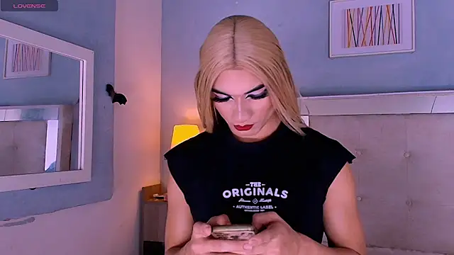 Snapshot of Emily_Castillo_1 chatting on November 2025 04:48:02 AM Emily Castillo 1 online show from November 2025 04:48:02 AM