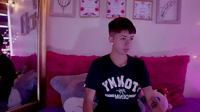 Snapshot of tommy_blue chatting on March 2025 04:21:02 PM tommy blue online show from March 2025 04:21:02 PM