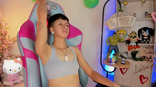 Snapshot of tommy_blue chatting on March 2025 07:17:01 PM tommy blue online show from March 2025 07:17:01 PM